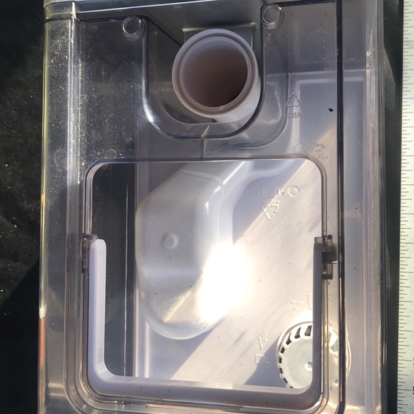 Levoit White Humidifier - Picture 5 of 8